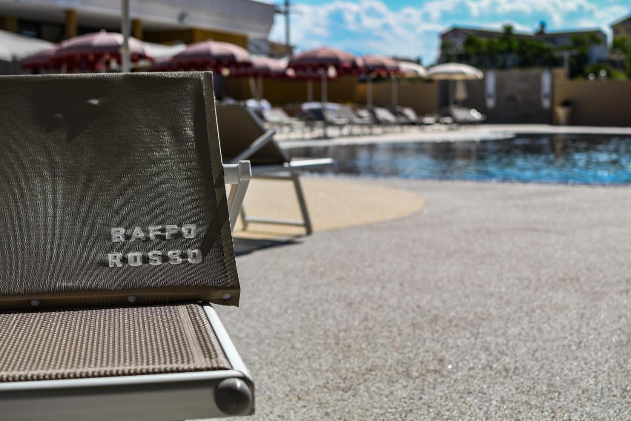 Hotel Baffo Rosso Alba Adriatica Esterno foto