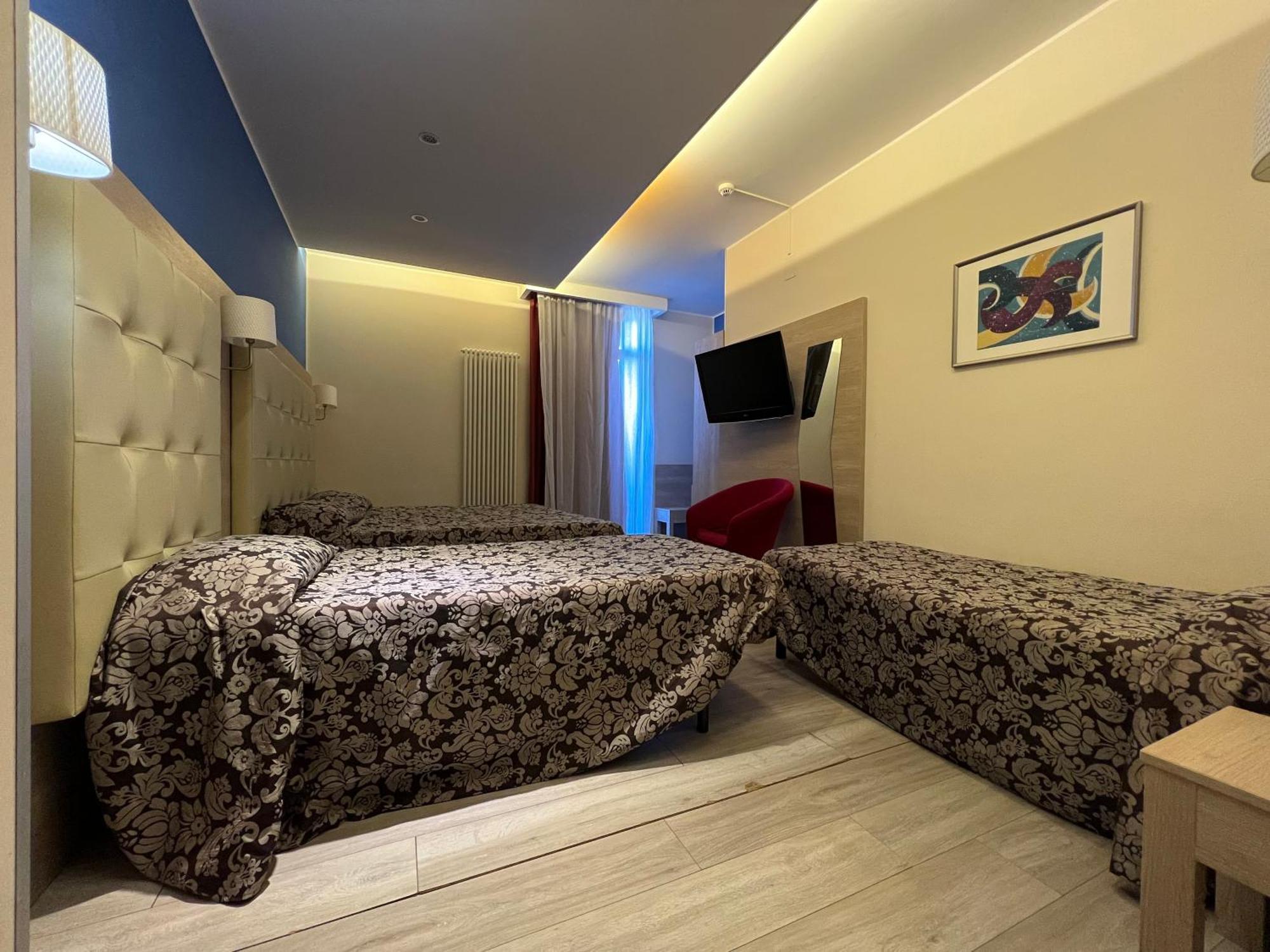 Hotel Baffo Rosso Alba Adriatica Esterno foto