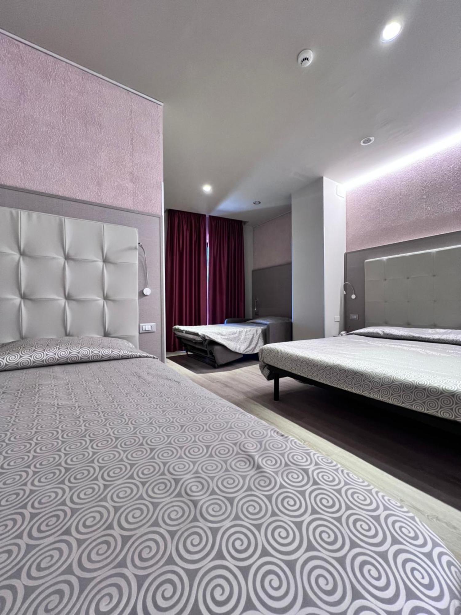 Hotel Baffo Rosso Alba Adriatica Esterno foto