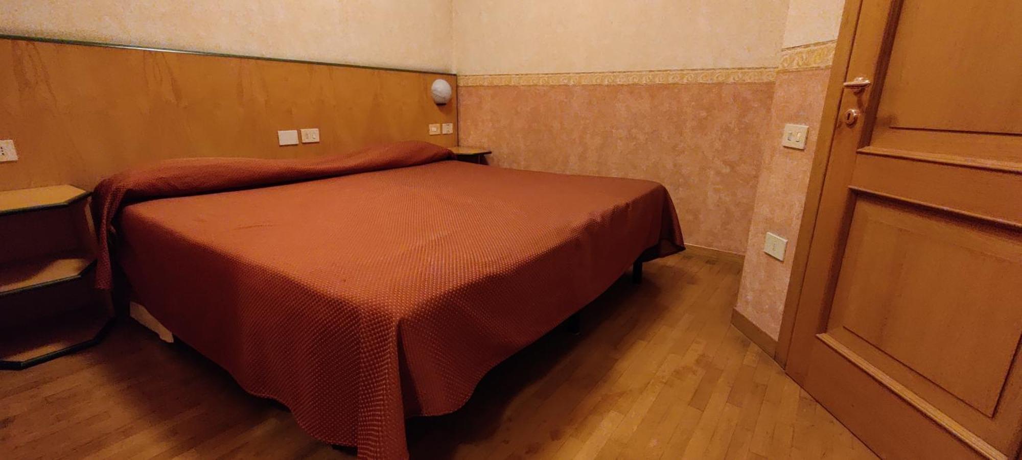 Hotel Baffo Rosso Alba Adriatica Esterno foto