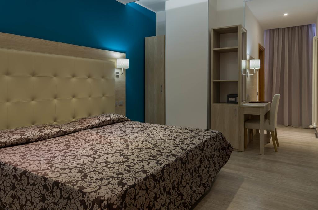 Hotel Baffo Rosso Alba Adriatica Esterno foto