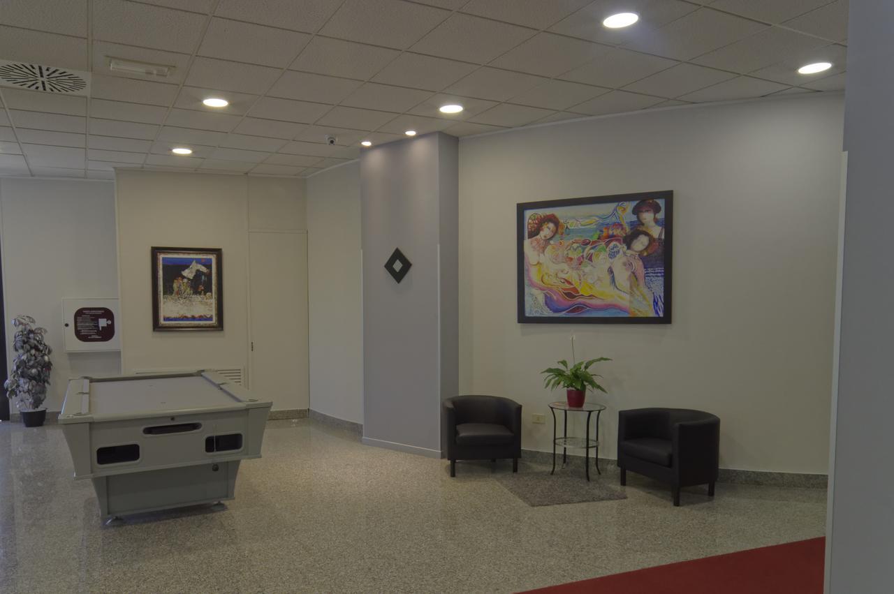 Hotel Baffo Rosso Alba Adriatica Esterno foto