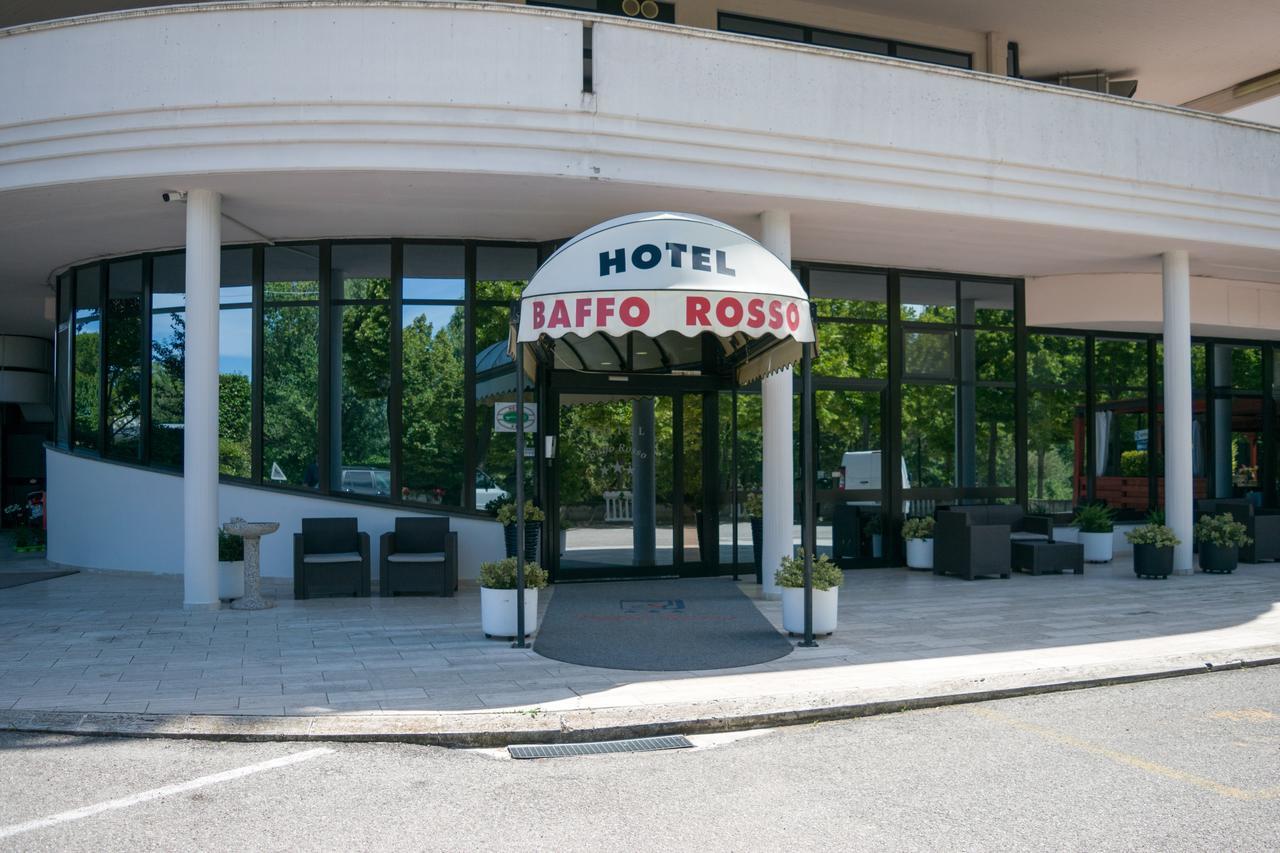 Hotel Baffo Rosso Alba Adriatica Esterno foto